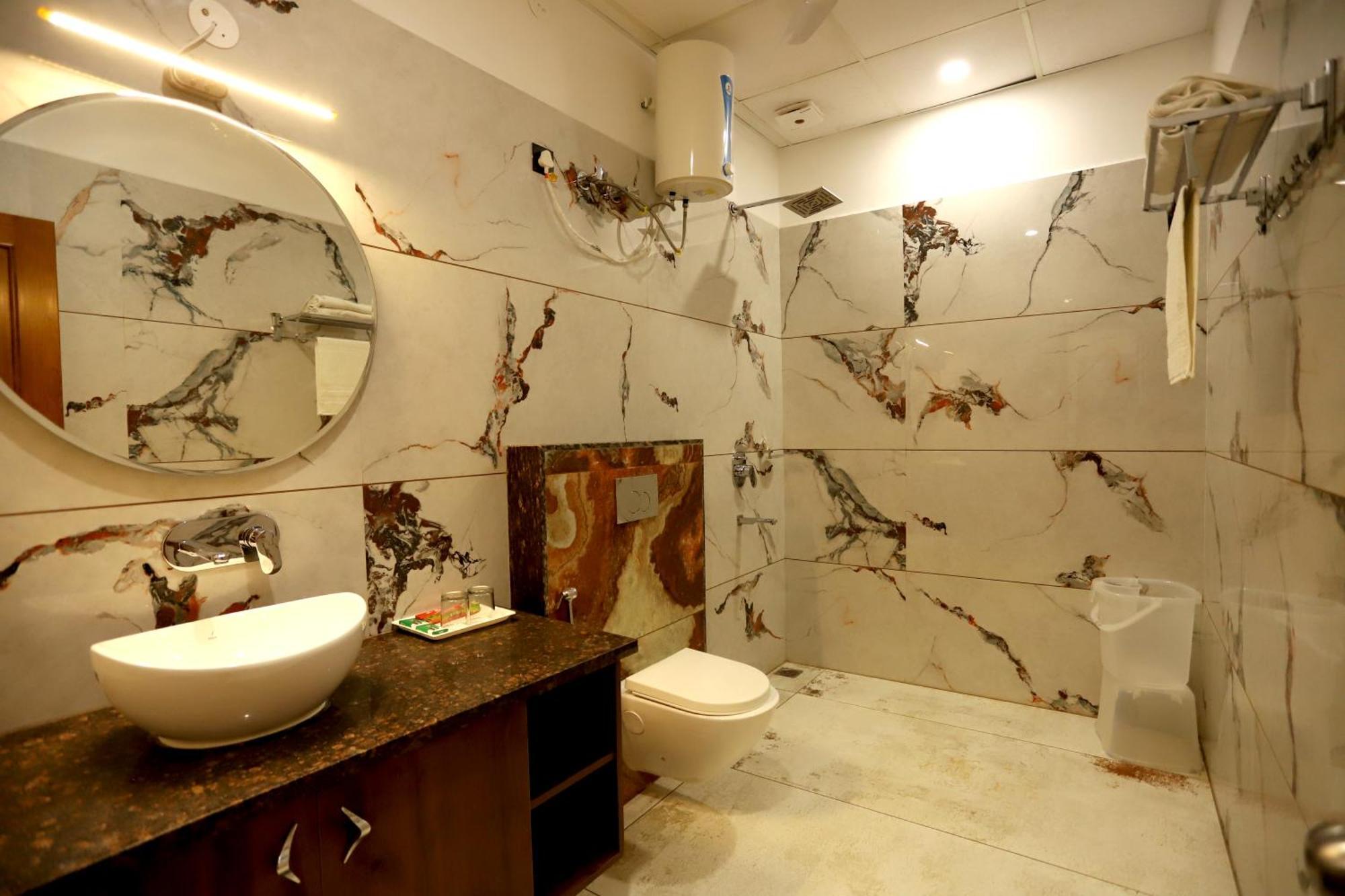 Hotel Dhingra Inn Rewāri Zewnętrze zdjęcie